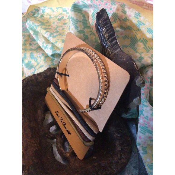 NWT Francesca’s HAIR TIES & BRACELET SET 6 PC Gold Cuff Bracelet & 5 Ties - Picture 5 of 11